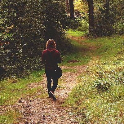 La marche aide à régénérer le cerveau : Elle élimine les soucis et soigne le stress