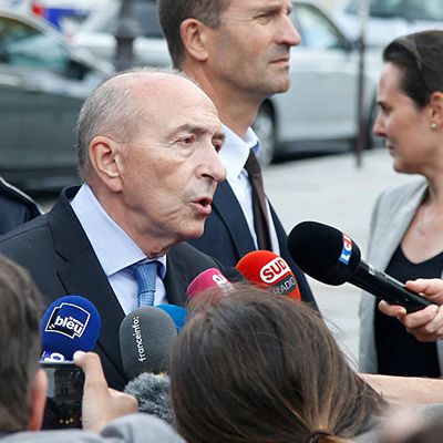 Comédie: Gérard Collomb présente sa démission, Emmanuel Macron l’a refuse