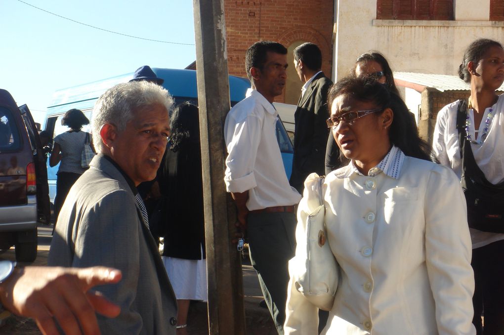 13 avril 2011. Quelques photos de famille de ce jour où Alain Daniel Rakotoarivony a été enterré dans le tombeau familial d'Ambatoroka.