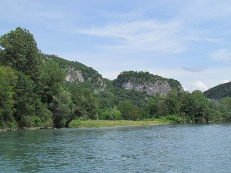 Paysages du Bugey vus du Rhône.