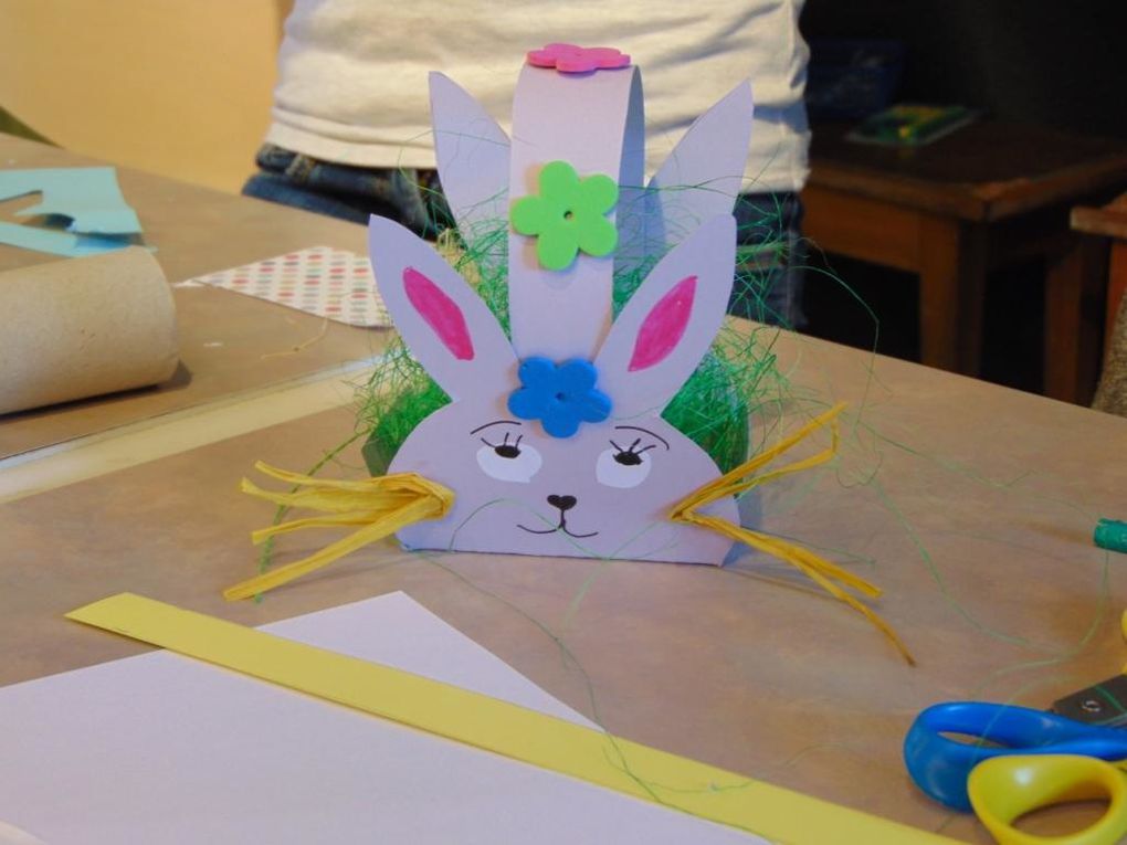 Lapins de Pâques et paniers garnis...