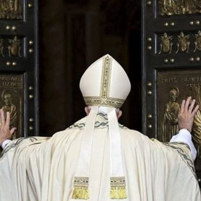 La démission de Bergoglio ? Sànchez : "Attention, c'est une stratégie de sortie pour continuer la ligne anti-papale".