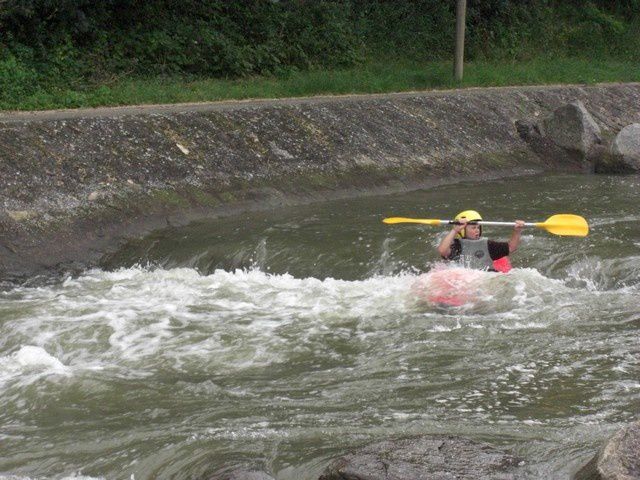 Kayak 6 : Les CM1 découvrent l’eau vive !…