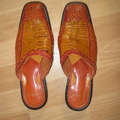 Nu-pieds cuir tressé rouge/safran T 37