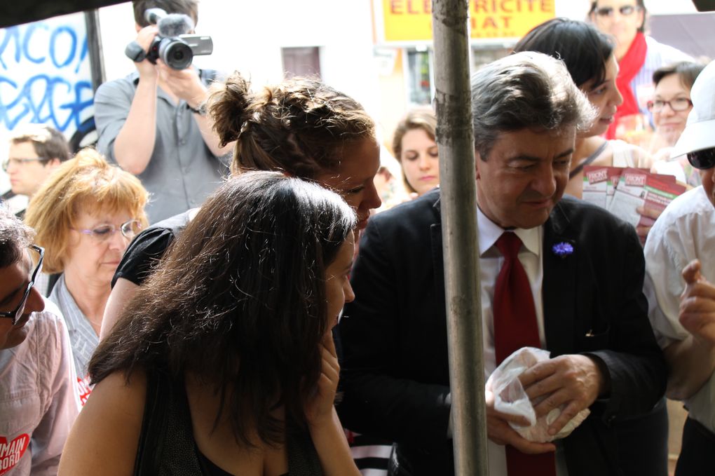 Visite de soutien aux candidates du FG pour les élections législatives, marché Glacière place Coluche, puis meeting improvisé au bas de la cité Daviel