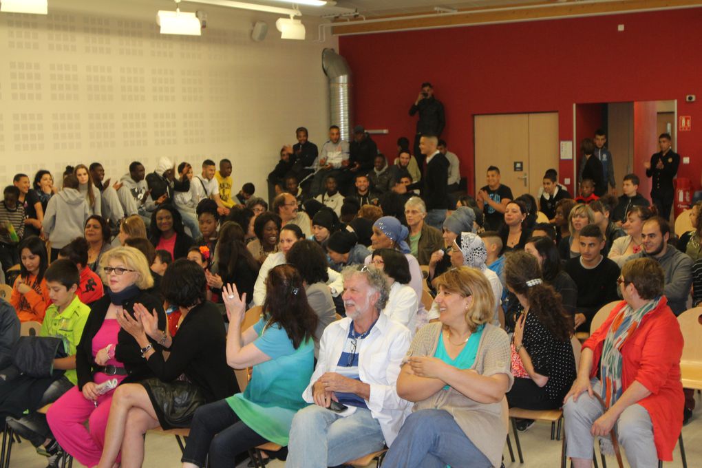 Quelques photos de la soirée de projection de "Va à l'école" à la maison de quartier Saint-Jacques