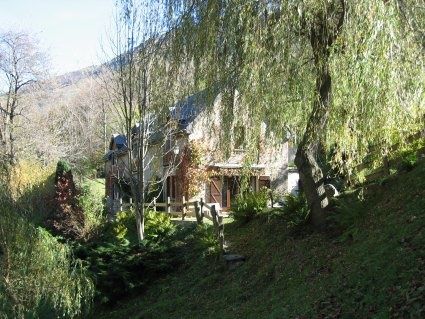 La salle à manger du Refuge d'Estom, dans la vallée du Lutour
