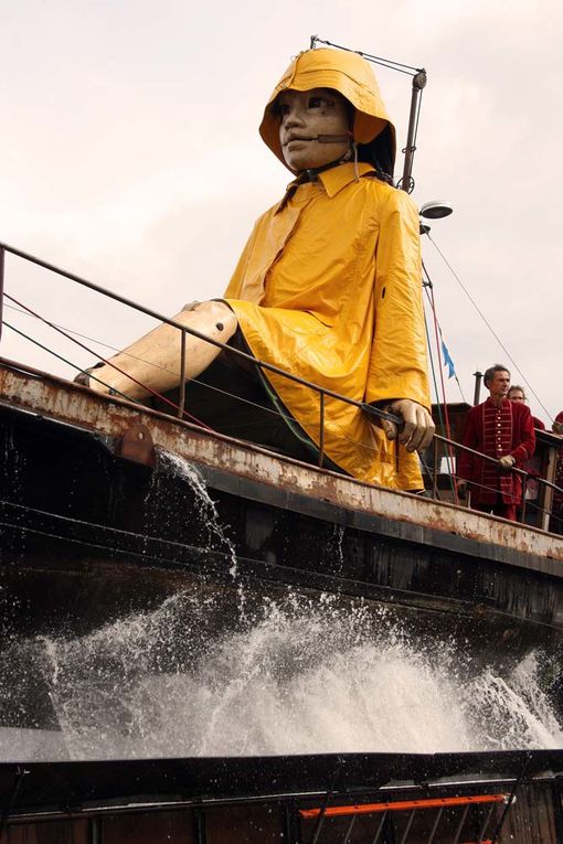 Les géants de Royal de Luxe dans les rues de Nantes 2009