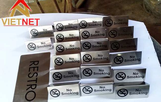 Bảng cấm hút thuốc inox ăn mòn