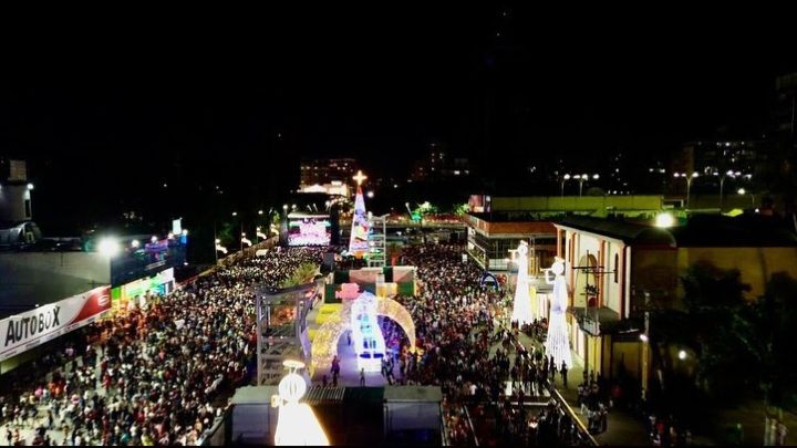 Gobierno de Carabobo dio la bienvenida a la Navidad 2023 en la avenida Bolívar de Valencia