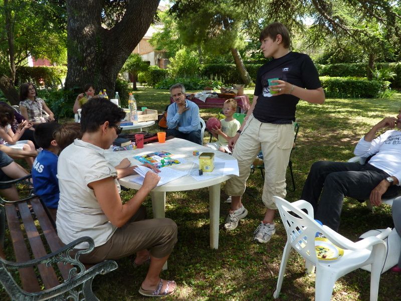 Sortie de fin d'année des enfants de l'école biblique et des catéchumènes à Ornaisons chez M et Mme Nadal.