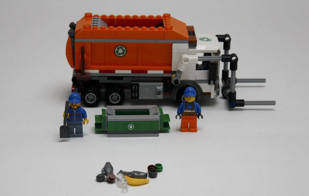 Le camion poubelle [Lego City 60118].