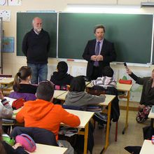  Castellane : Tonin, élu député junior, rencontre Gilbert Sauvan