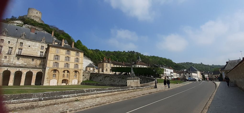 Les Chevrons a La Roche Guyon