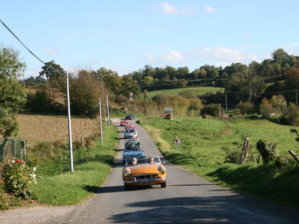 Sur les petites routes du bocage.