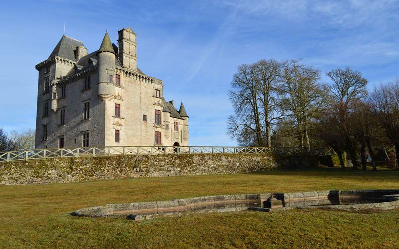 Le château de Sédières à Clergoux (Corrèze)