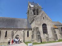 Le parachutiste..............................L'Eglise.................................................Le monument