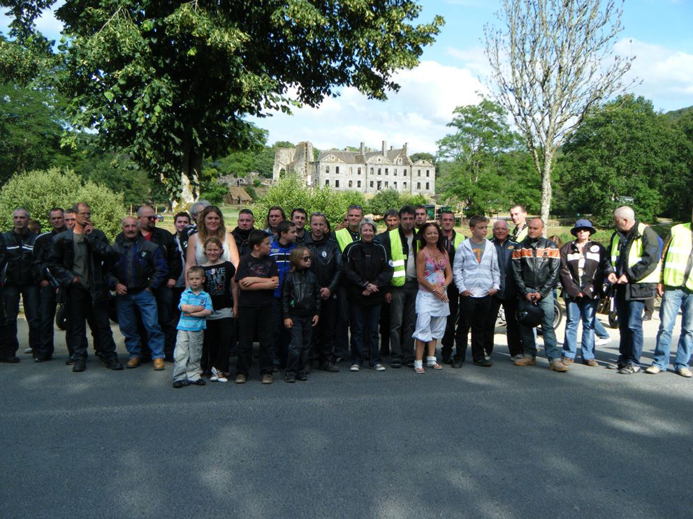 Participation accrue pour la 2ème édition de la randonnée contre la Muco à PAULE (22). Sous le soleil et toujours dans une super ambiance. A l'an prochain ! Encore plus nombreux pour vaincre cette maladie qui s'attaque aux enfants nous avons beso