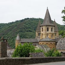 L'église abbatiale Sainte-Foy de Conques (1/2)...
