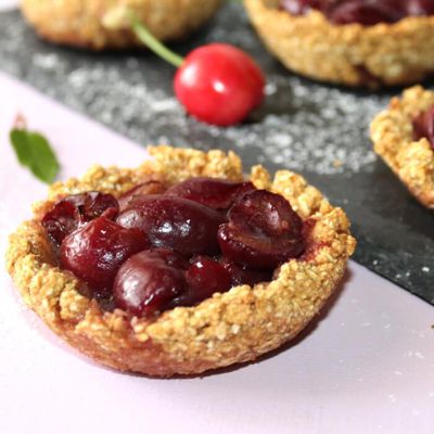 Tartelette aux flocons d'épeautre et cerises