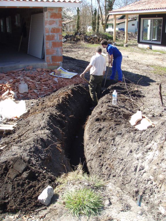 Tous les travaux en relation avec le jardin, le raccordement exterrieur, terrassement...