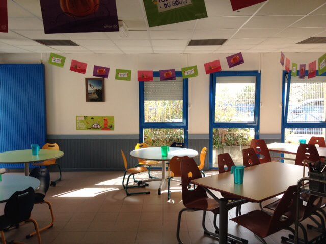 Le restaurant scolaire mis aux couleurs du Brésil à l'occasion de la semaine du goût.