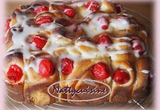 Brioche aux cerises bigarreaux