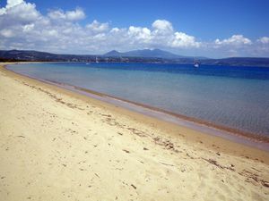 Dernière escale grecque à Pilos, sud-ouest du Péloponnèse, avant la traversée vers la Sicile...