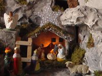 L’enfant Jésus, qui selon la tradition n'est pas ajouté à la crèche avant  le 25 décembre. De même, les Rois Mages, ne viendront pas le saluer avant l'épiphanie (1er dimanche de janvier).