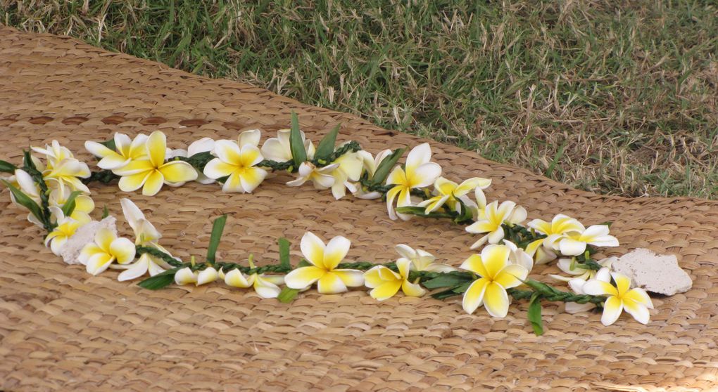 RAPA NUI : MOAÏ - AHU - PUKAO  
TAPATI : Fête annuelle durant 2 semaines entre 20 janvier et fin février