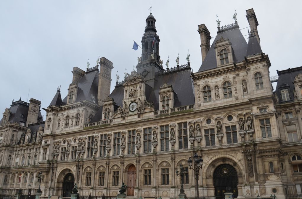 Départ de l'Hotel de Ville