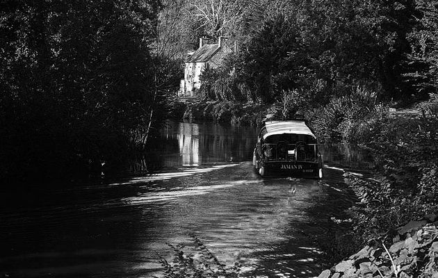 Péniche sur la Rance.....