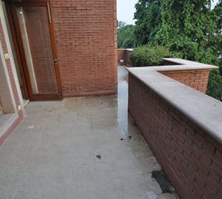 For rent: Defence colony (South Delhi): high quality Modern 3 bedroom apartment with terrace / A louer: Defence Colony (Delhi Sud): Appartement moderne de 3 chambres avec terrasse