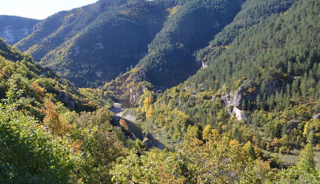 les Gorges du Tarn, village troglodytique Castelbouc, Charbonnieres Maison forte Montbrun, village de Montbrun