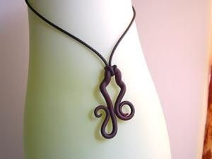 <p>Collier divers et Fimo sur cordon</p>
<p>&nbsp;</p>