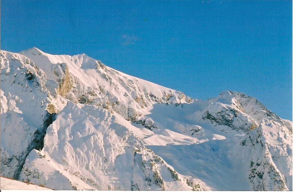 La Magie du blanc en montagne
Le Massif des Aravis : le Col du Merdassier, Manigod, la Clusaz, Beauregard mais aussi les Alpes Suisse CRAN MONTANA