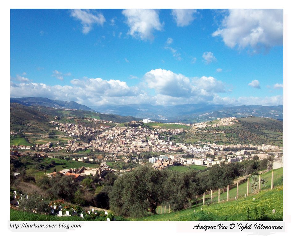 Pour la première fois dans l'histoire de belles cartes postales représentants ma ville natale Amizour (ex-Colmar), que j'ai prise a partir des hauteurs de la ville, montagne (BOUGRIT), IGHIL Iâlouanene et BOUKHALFA... surplombant la belle & rebell