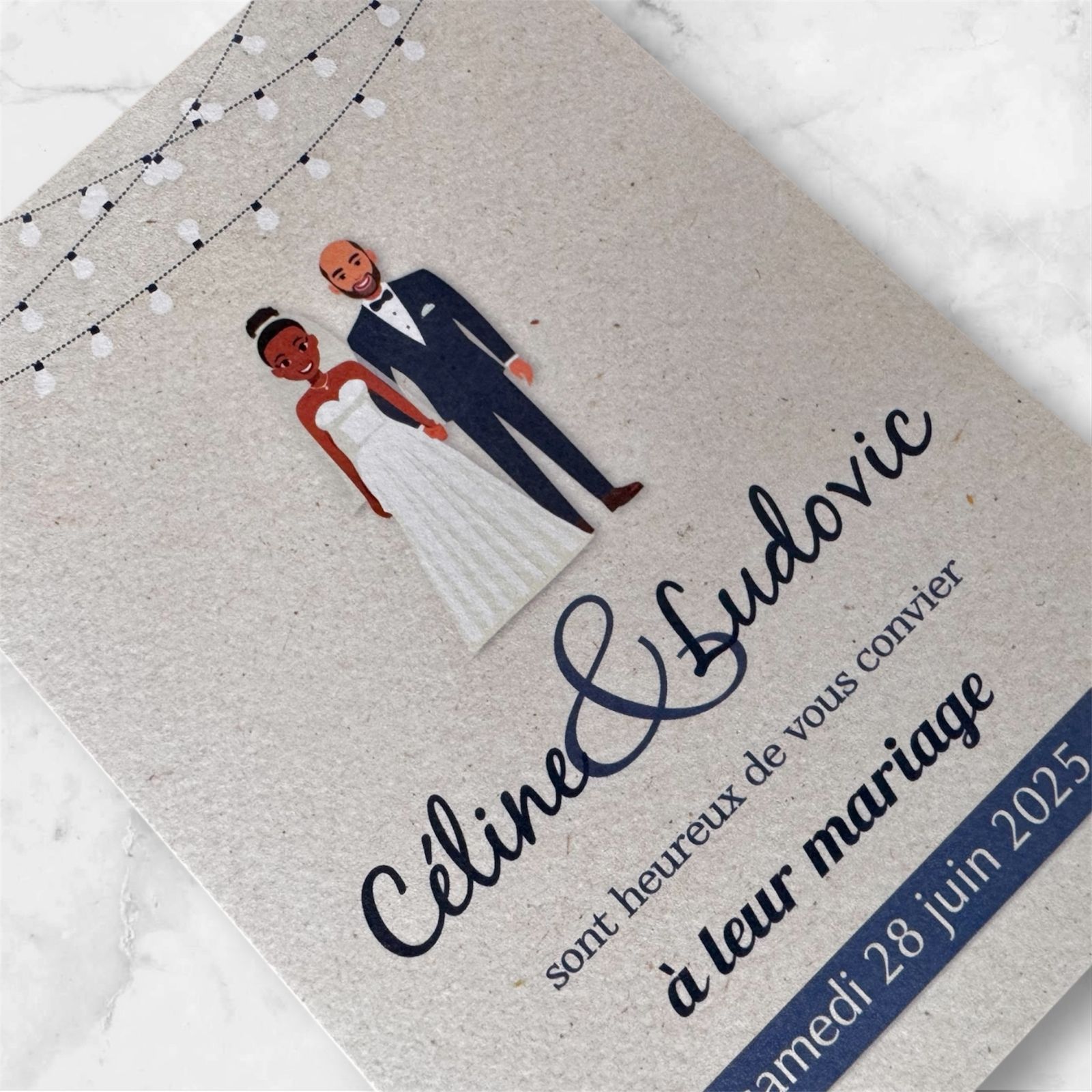 invitation faire part mariage recto verso 12x17cm #efdcbysoscrap guinguette guirlande rappel marin (ancre) bleu et crème exotique personnages dessin mariés création originale et sur mesure personnalisation design (thème) couleurs et texte pictogrammes pour la timeline horaire programme du jour dress code et retour de noces le lendemain 