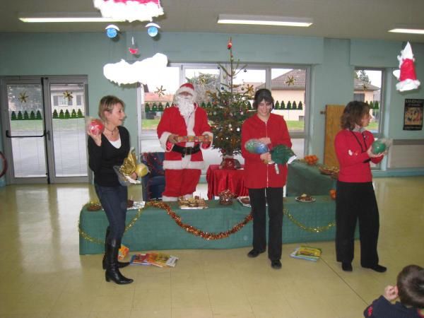 La venue du père Noël à l'école, le gouter de Noël