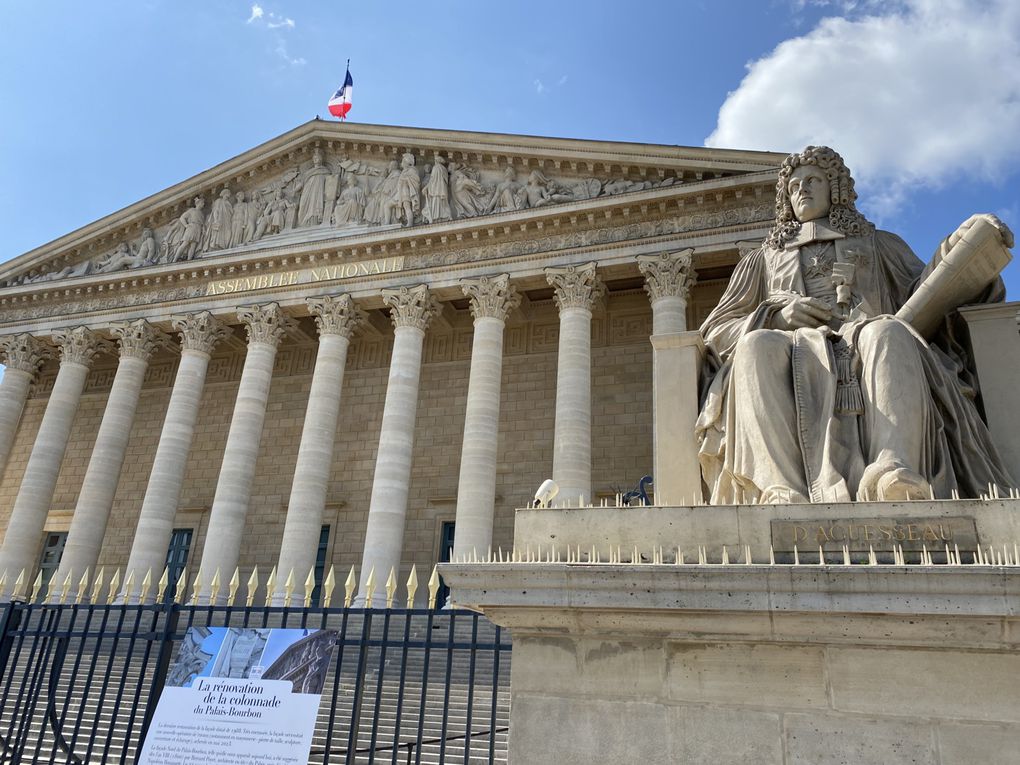 FACE A LA PLACE DE LA CONCORDE