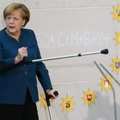 Humour: Angela Merkel garde-t-elle le cap même avec des béquilles? - Doc de Haguenau
