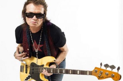 21 AUGUST 1952 Rock bassist/vocalist Glenn Hughes (of Deep Purple) is born in Cannock, Staffordshire, England. He has a brief stint as Black Sabbath’s frontman in the mid-’80s.