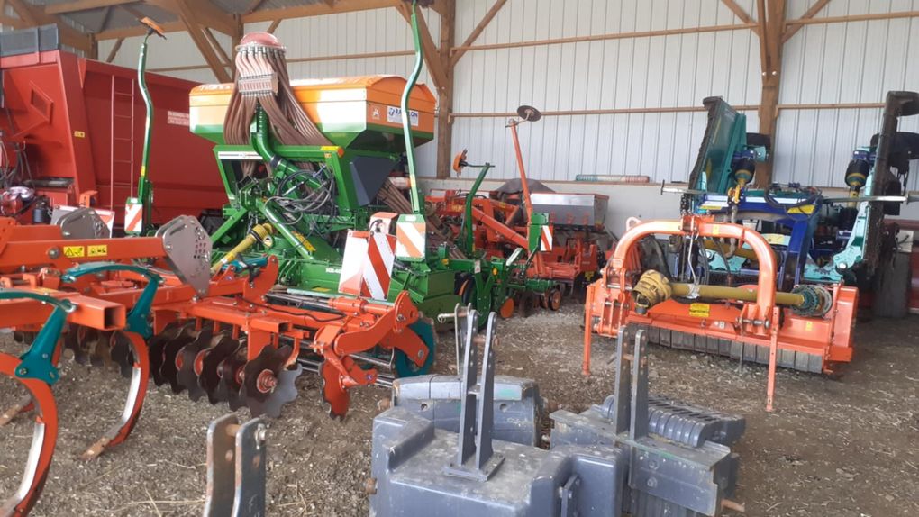 Visite de la ferme des Menues Landes pour les CE2 CM1 CM2
