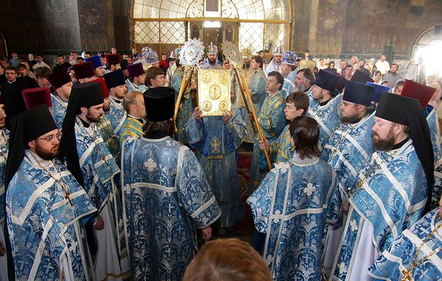 (FOTO) Despre festivităţile dedicate absolvirii Şcolii Teologice din Kiev