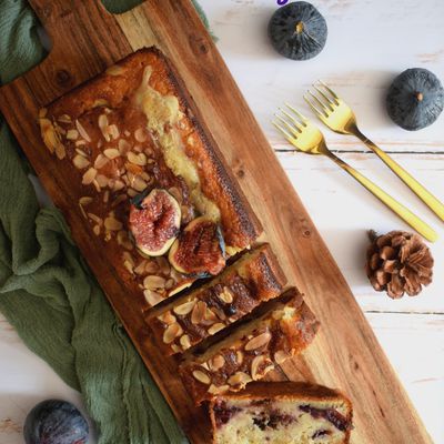 Cake au yaourt aux amandes et aux figues