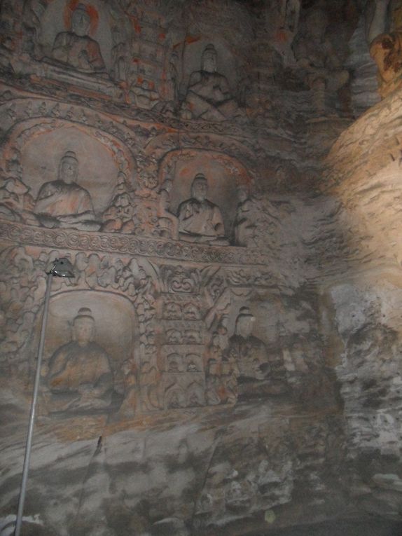 Grottes de Yungang, Monastère suspendu