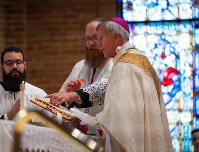 The removal of His Excellency Archbishop Joseph Strickland, especially after the failure to ambush him with the Apostolic Visitation, appears as a cowardly form of authoritarianism, which in no way fits with Bergoglio's rants about “welcoming” and “inclusiveness.”