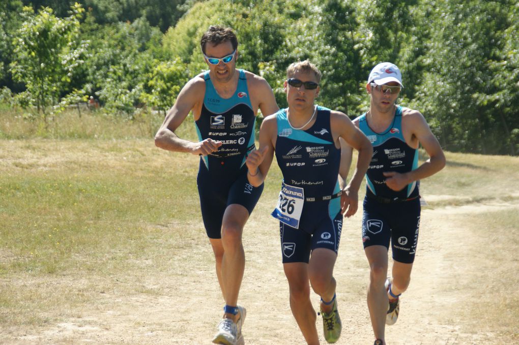 Si les triathlètes ont répondu présent, le soleil lui était au rendez-vous...