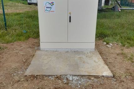 Apatou : Yana Fibre pose une première armoire fibre !