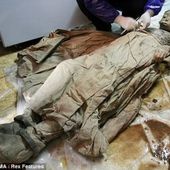 Une mystérieuse momie âgée de 300 ans en parfait état de préservation rend perplexe les archéologues
